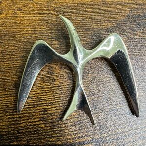 Sarah Coventry 1967 Mr. Seagull Brooch Silver Tone Sleek Modernist Bird Pin